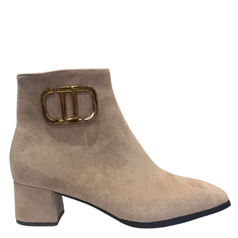 Hinako Samford Boot