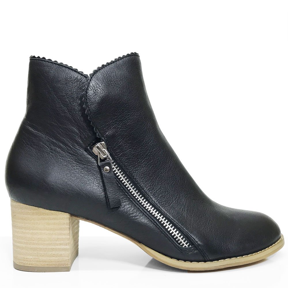 Django \u0026 Juliette Shea Ankle Boot 